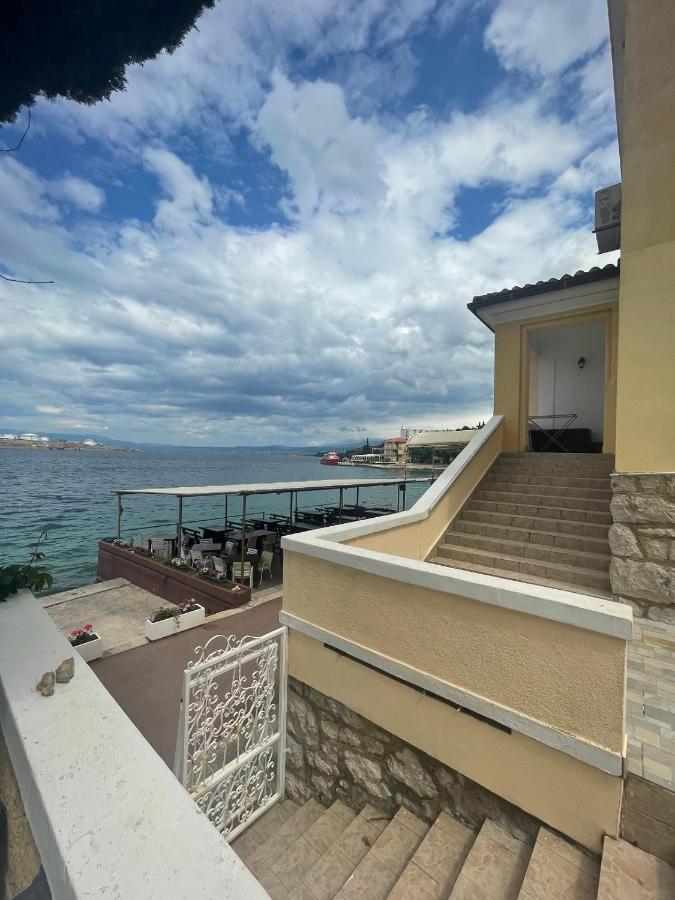 אומיסאליי Bed&Breakfast Villa Eva מראה חיצוני תמונה