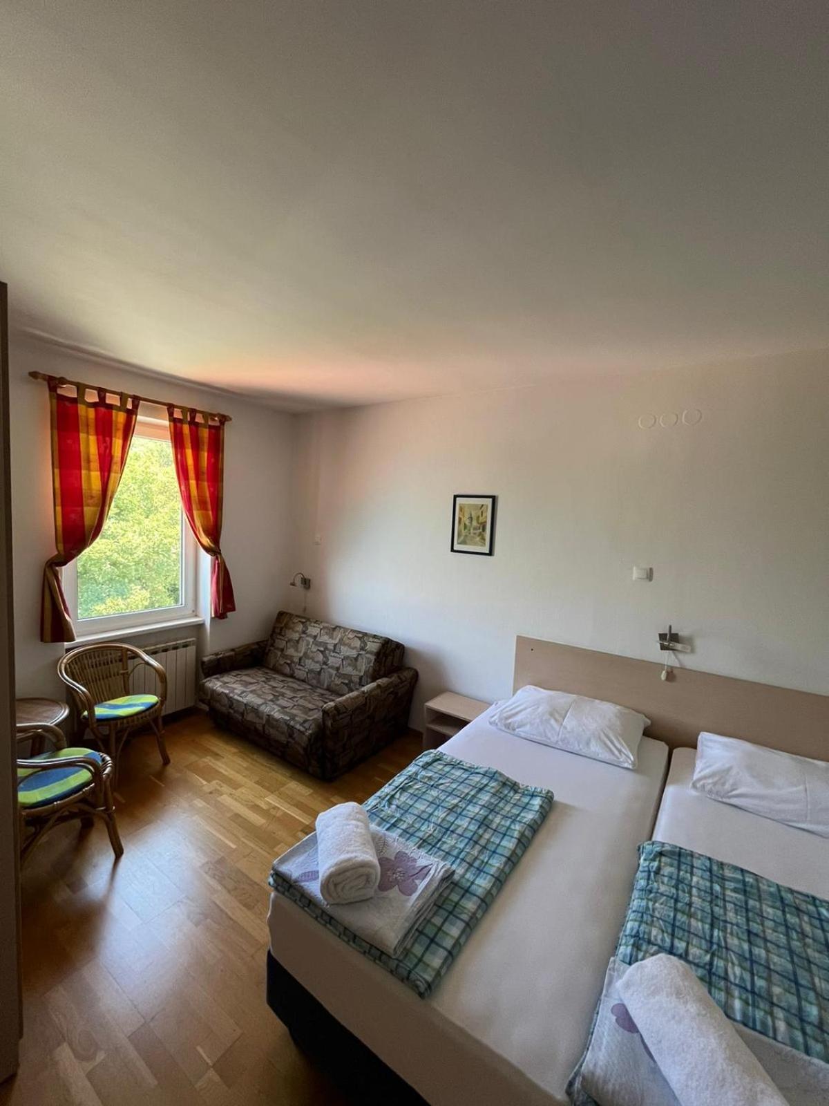 אומיסאליי Bed&Breakfast Villa Eva מראה חיצוני תמונה