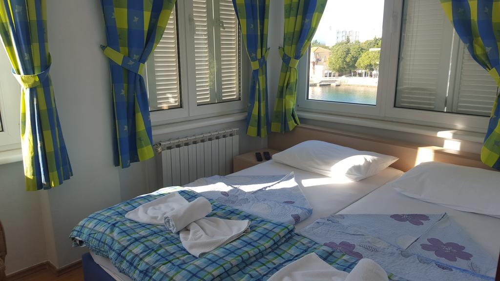 אומיסאליי Bed&Breakfast Villa Eva חדר תמונה