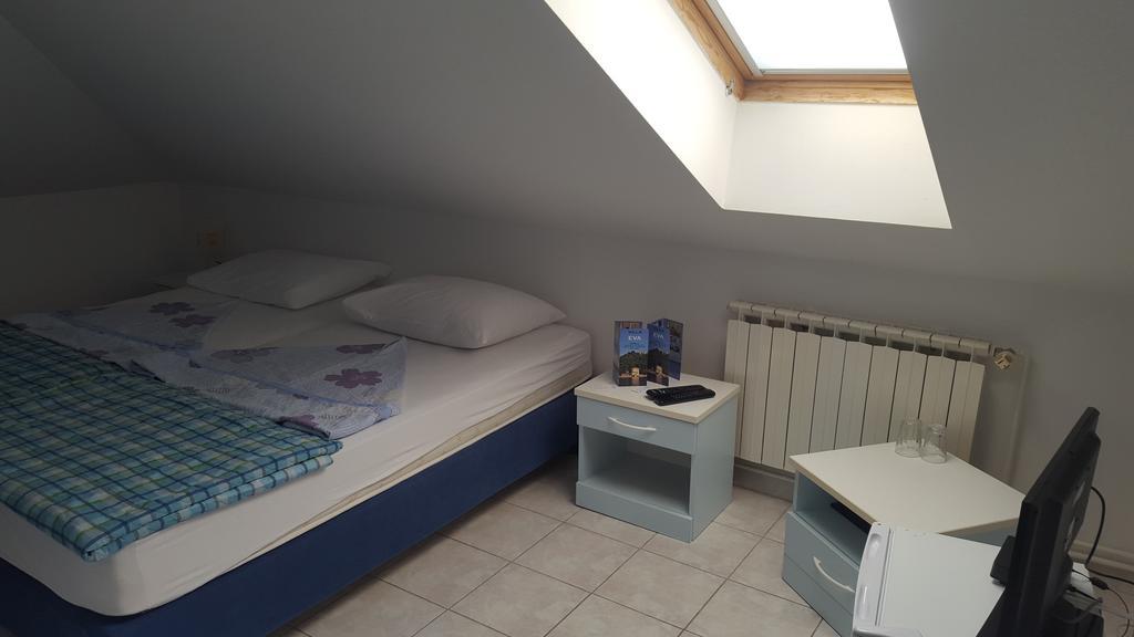 אומיסאליי Bed&Breakfast Villa Eva חדר תמונה